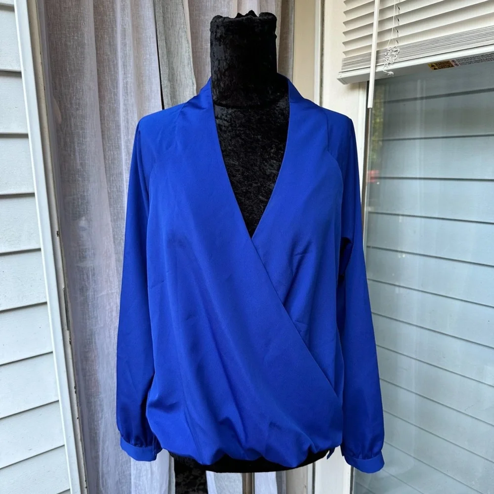 Harlow & Graham Wrap Front Blouse With Mesh Cutout Size Sm - Picture 1 of 5